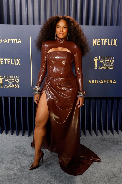 Ciara Wears Sexy Latex Look at 2024 SAG Awards。